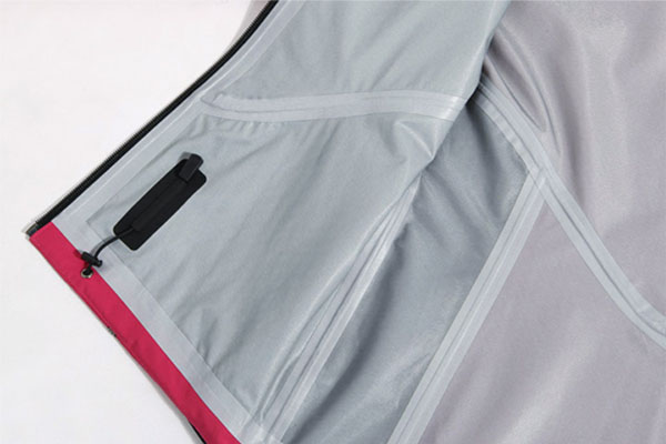 沖鋒衣廠家：脫膠了的沖鋒衣怎么辦？如何處理？